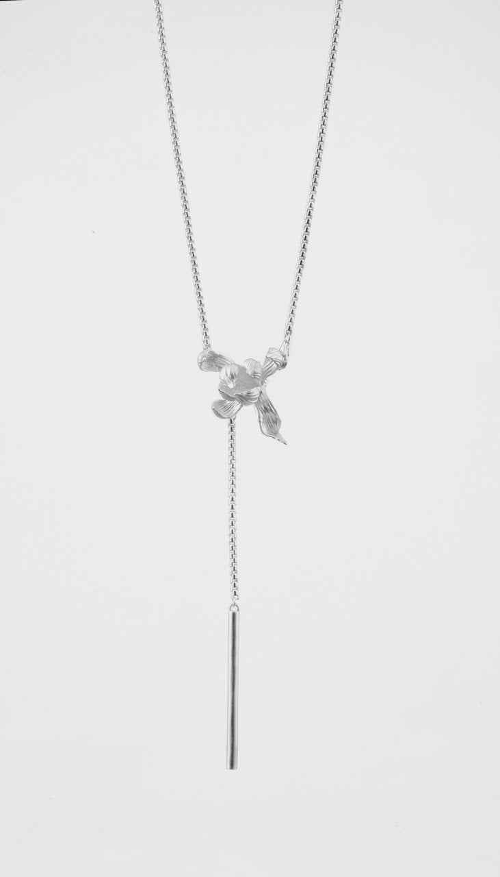 White Magnolia Essence Choker