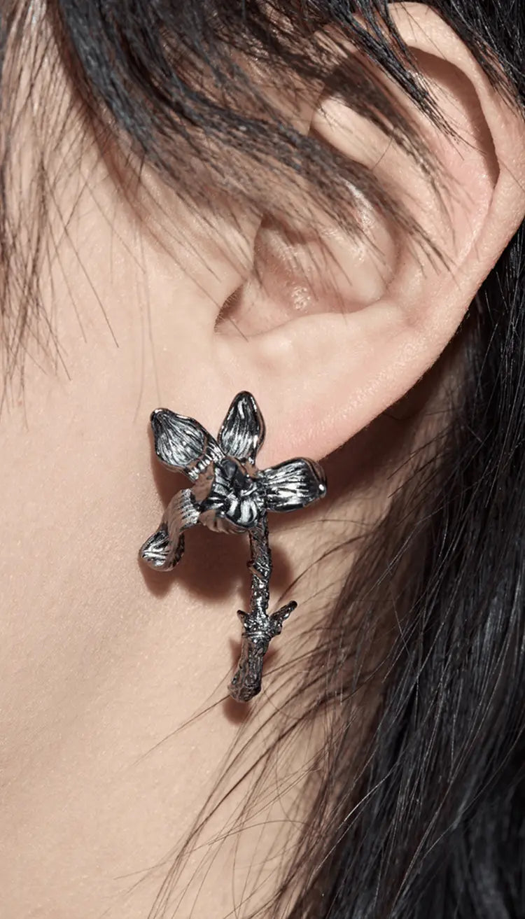 Black Magnolia Bloom Single Stud