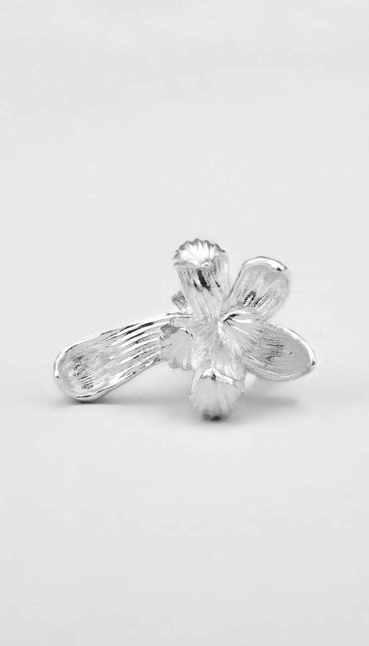 White Magnolia Bloom Single Ear Cuff - RQ Cactus