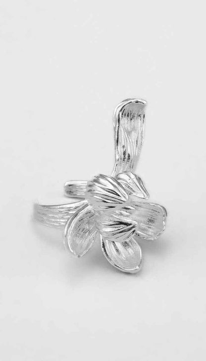 White Magnolia Bloom Single Ear Cuff - RQ Cactus